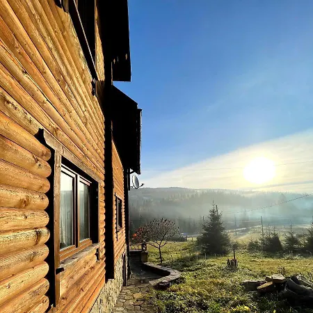 Holiday home на полумистому