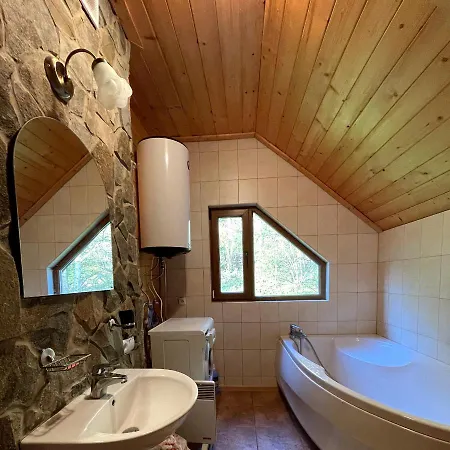 Holiday home на полумистому