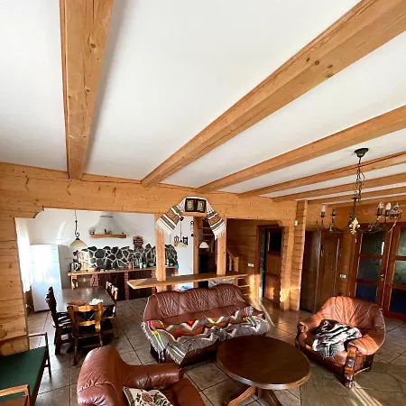 на полумистому Semesterbostad