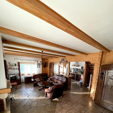 Holiday home на полумистому