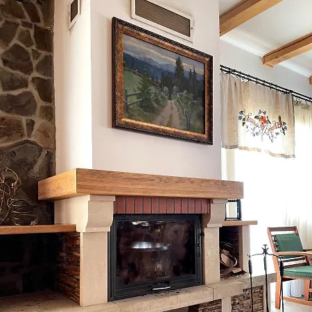Holiday home на полумистому *