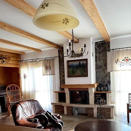 на полумистому Semesterbostad