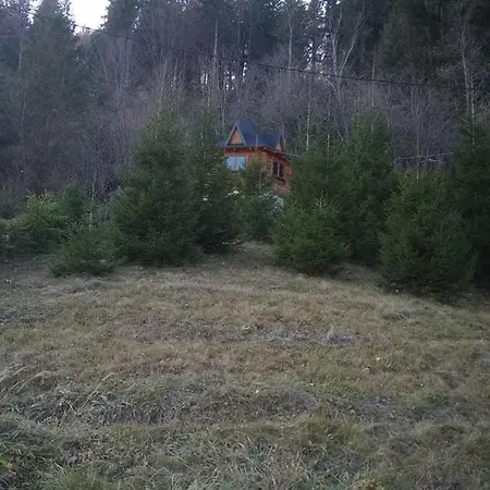 Holiday home на полумистому *
