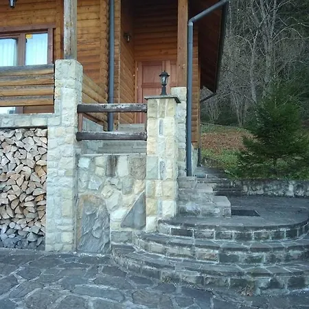 Holiday home на полумистому *