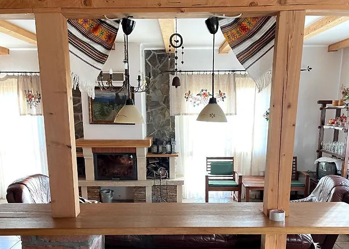 на полумистому Сasa de vacaciones Mykulychyn
